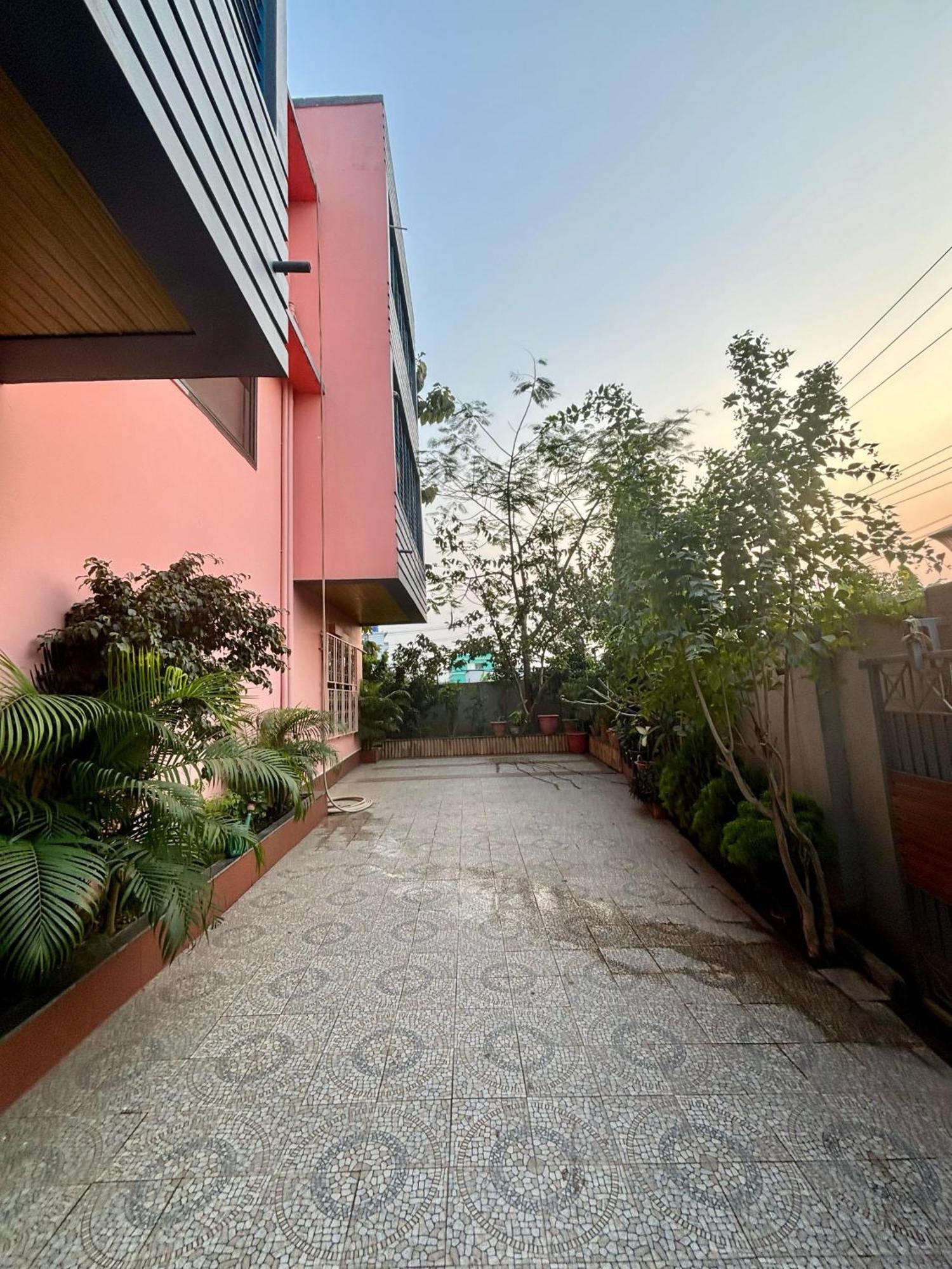 Krishna Shree Guest House Guwahati Buitenkant foto